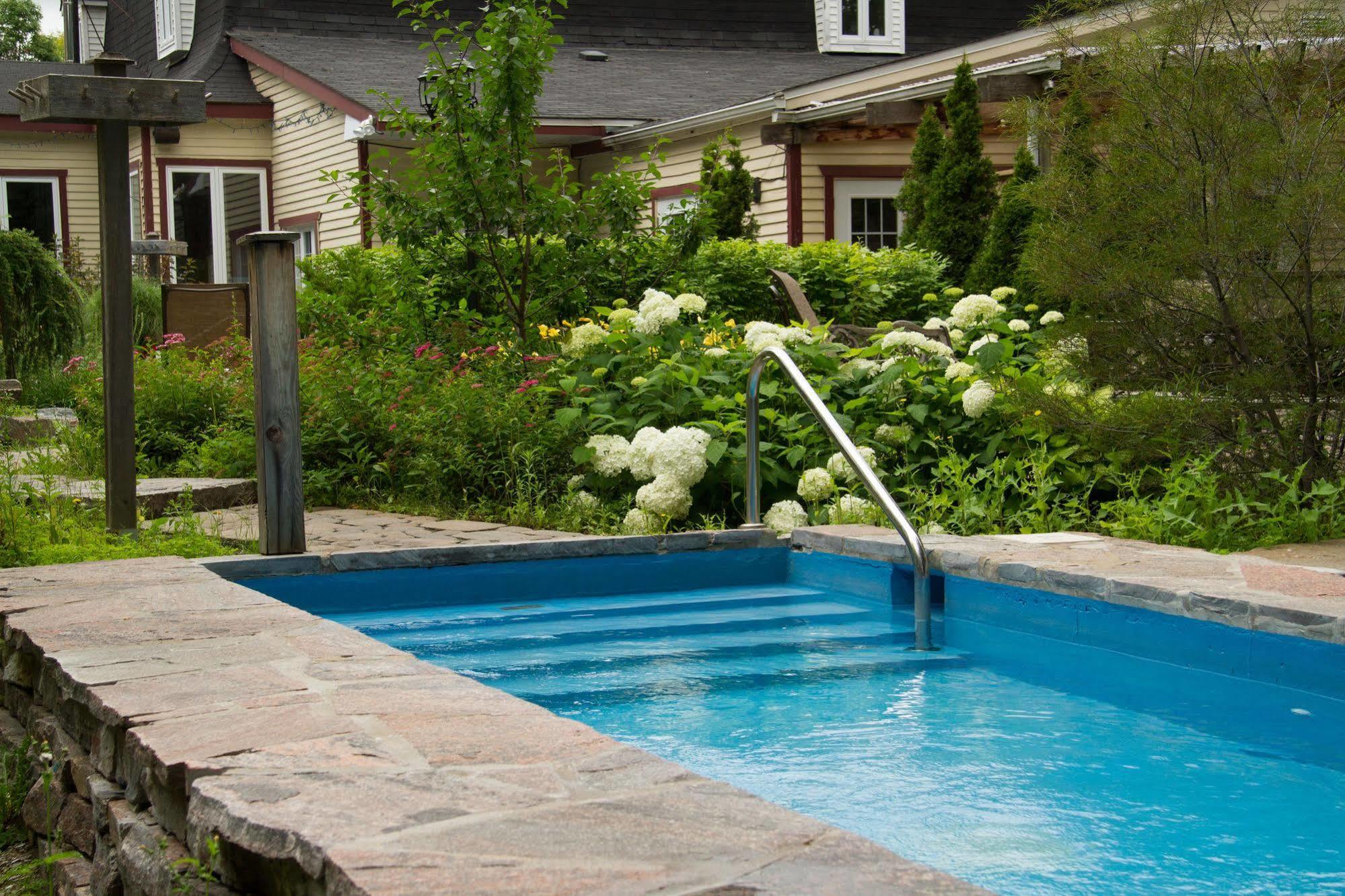 Relais St-Denis Hotell Saint-Sauveur-des-Monts Exteriör bild